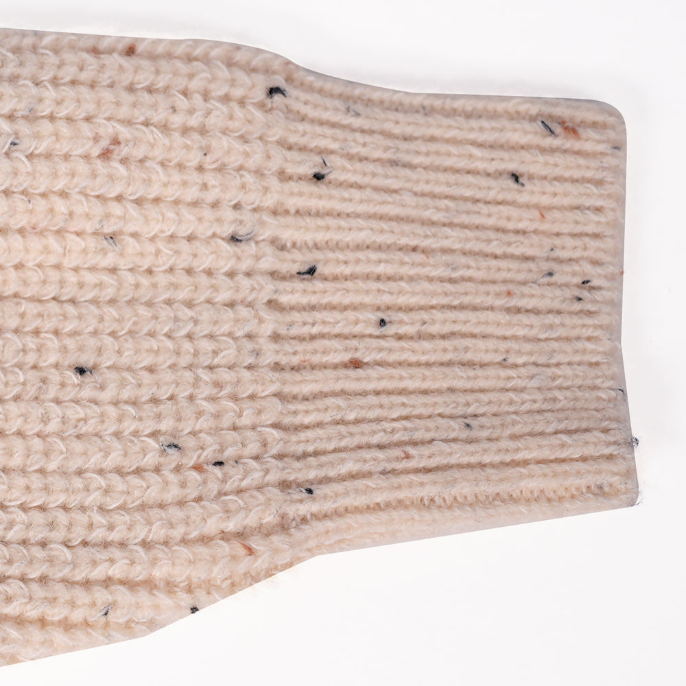 Cream zip-up knit sweater with bear brooche