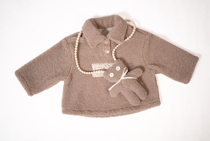 Taupe fleece pullover with Teddy accessory