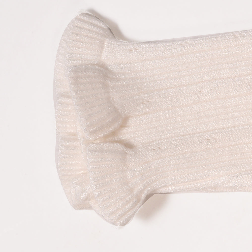 White knit pullover